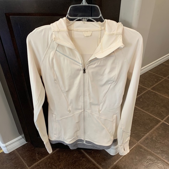 Lululemon crème with grey trim jacket - Picture 1 of 4